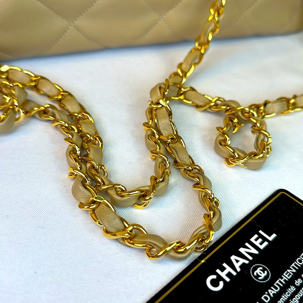 CHANEL XL Lambskin Beige Quilted Zip Top Card Series 1 1989-91 COA - Picture 11 of 16